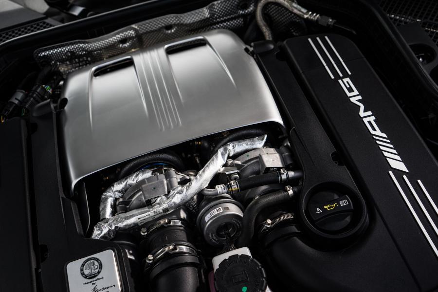  Mercedes-AMG C63 S 2015 года  (UK) (фото 7 из 30)